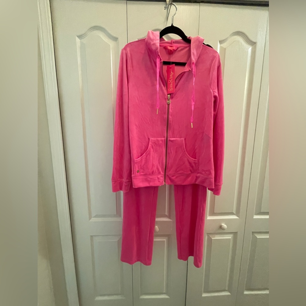 Lily Pulitzer Lounge Set Hoodie/Pants Sz M New w/tags Plumeria Pink Soft Velour - Picture 13 of 14